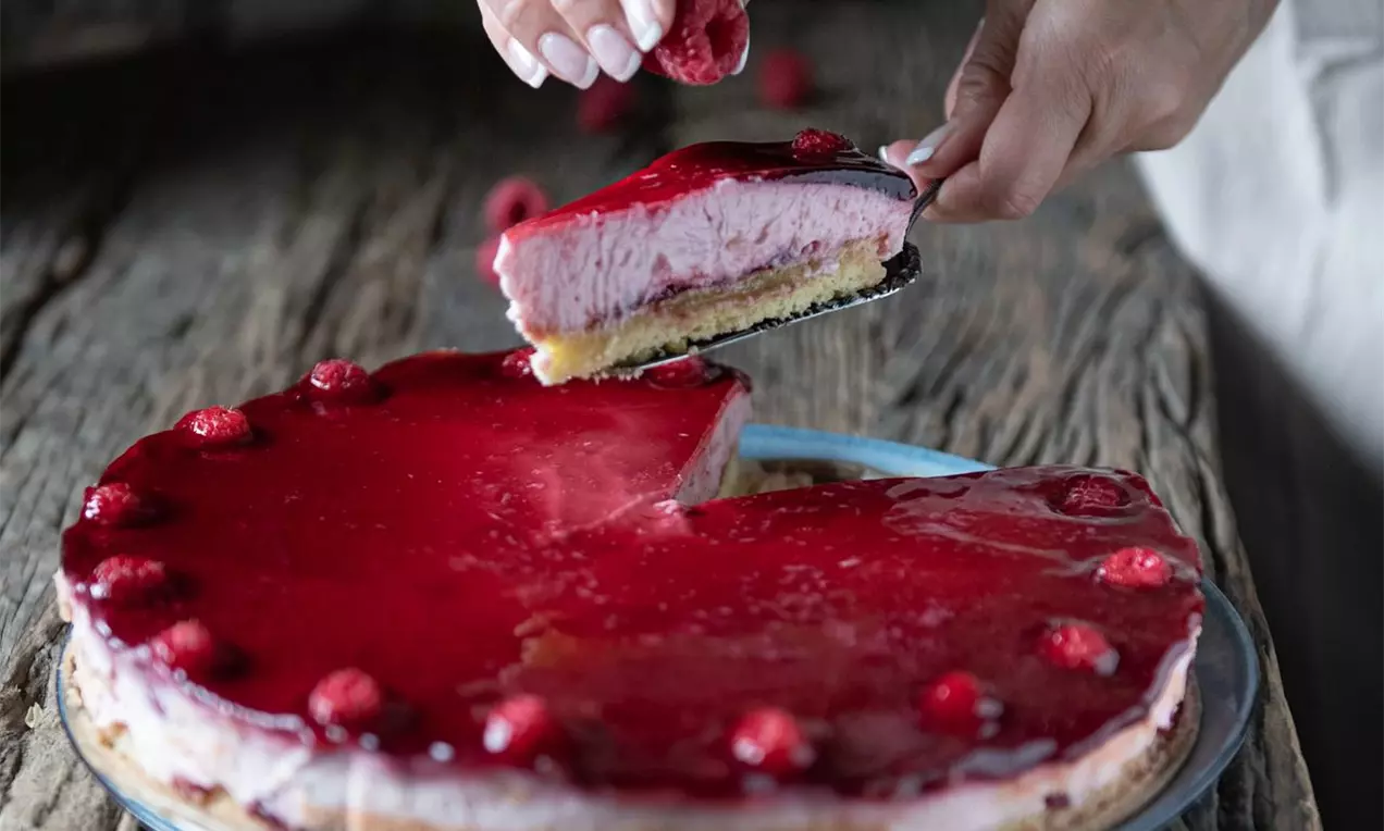 Sviatočná malinová torta